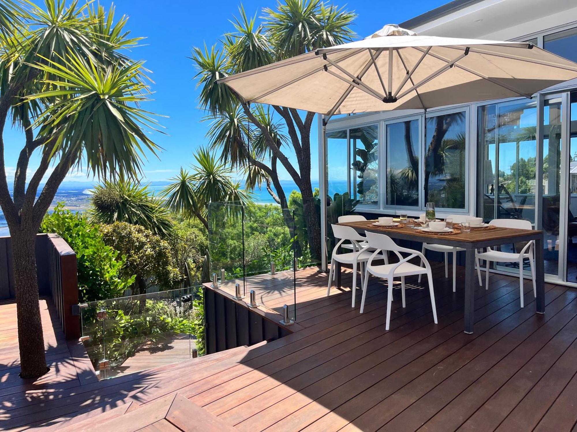 The Lighthouse - Free Breakfast And Stunning Views Acomodação com café da manhã Christchurch Exterior foto